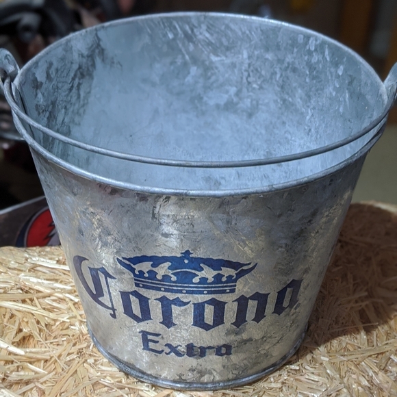 Corona Ice Bucket – KONE Capital